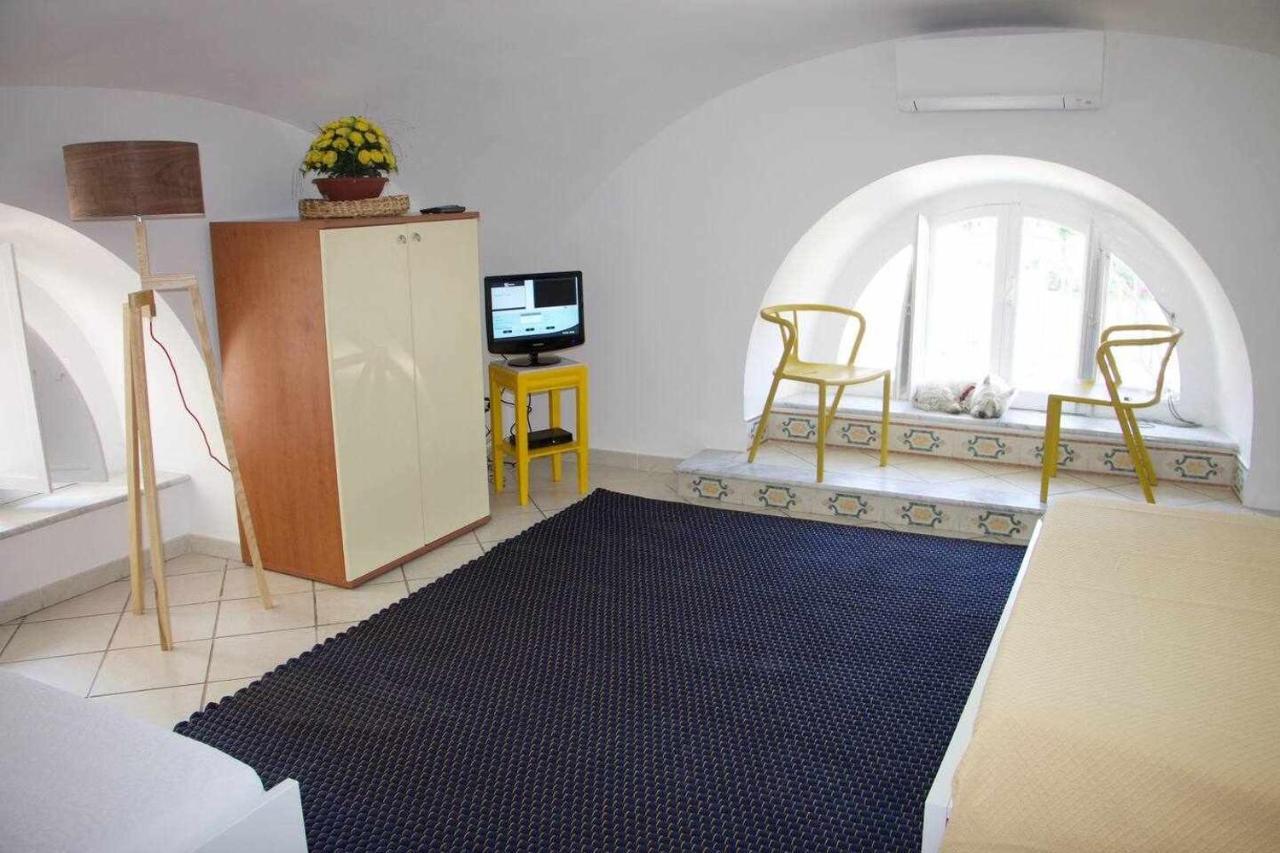La Cambusa In Riva Al Mare 마이오리 외부 사진