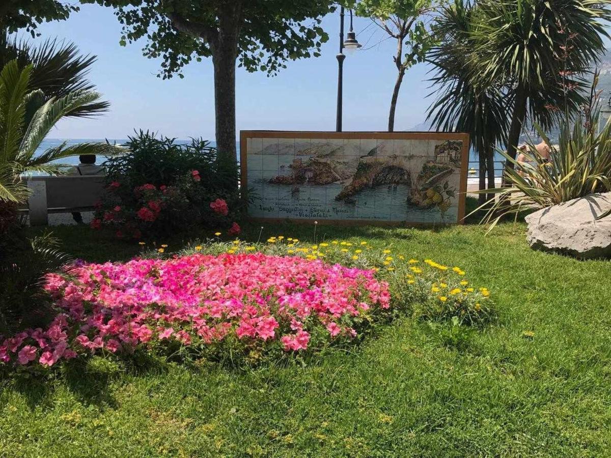 La Cambusa In Riva Al Mare 마이오리 외부 사진